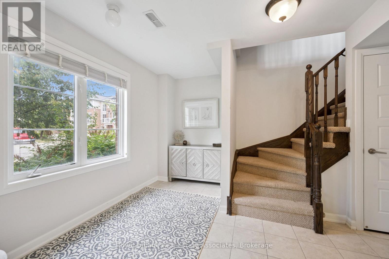 71 - 165 Hampshire Way, Milton, Ontario  L9T 8M7 - Photo 6 - W12488108