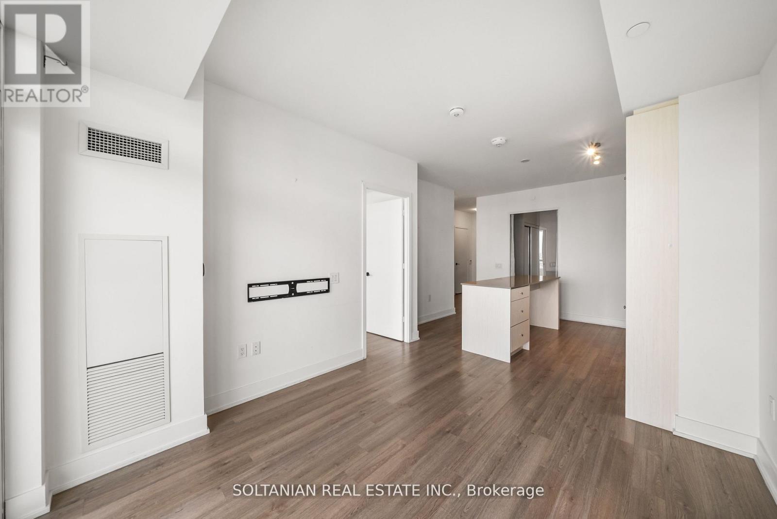 810 - 50 George Butchart Drive, Toronto, Ontario  M3K 0C9 - Photo 9 - W12488132