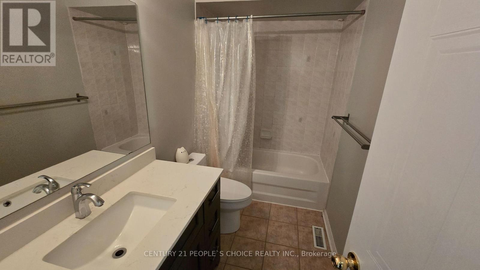 79 - 5223 Fairford Crescent, Mississauga, Ontario  L5V 2M6 - Photo 9 - W12488154