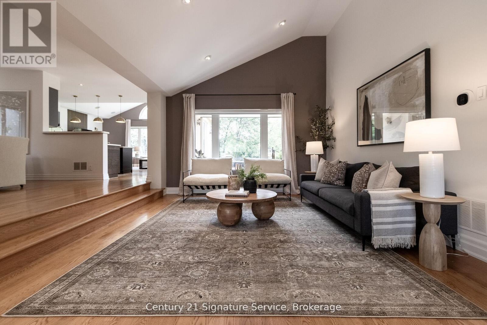 24 Joymar Drive, Mississauga, Ontario  L5M 1E9 - Photo 11 - W12488168