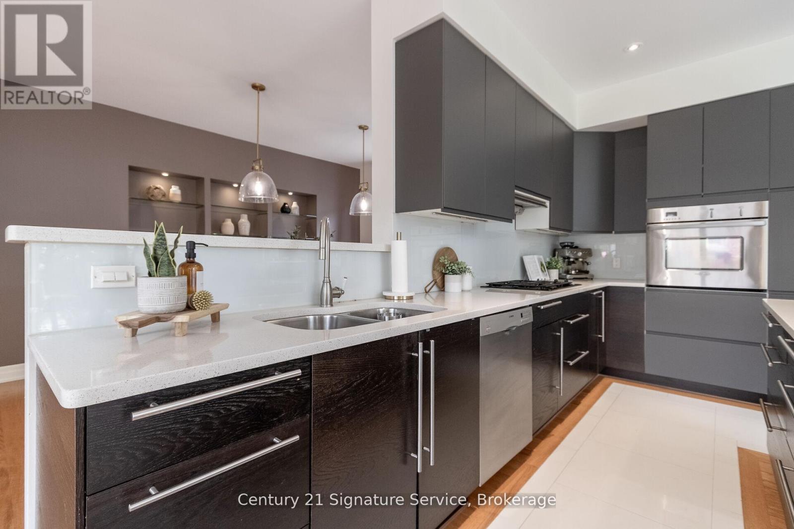 24 Joymar Drive, Mississauga, Ontario  L5M 1E9 - Photo 19 - W12488168