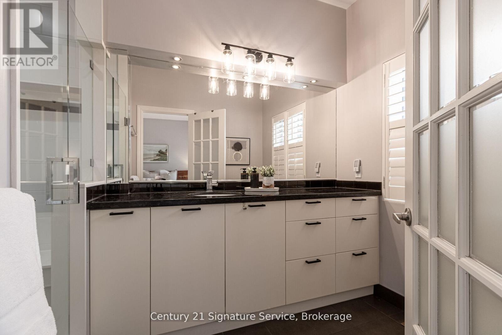 24 Joymar Drive, Mississauga, Ontario  L5M 1E9 - Photo 29 - W12488168