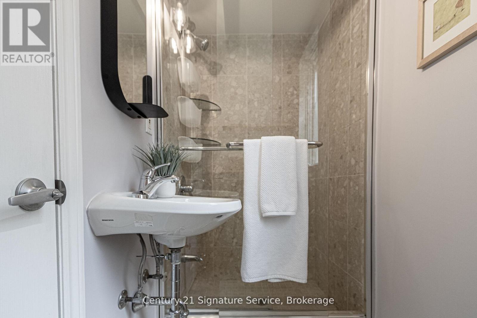 24 Joymar Drive, Mississauga, Ontario  L5M 1E9 - Photo 32 - W12488168