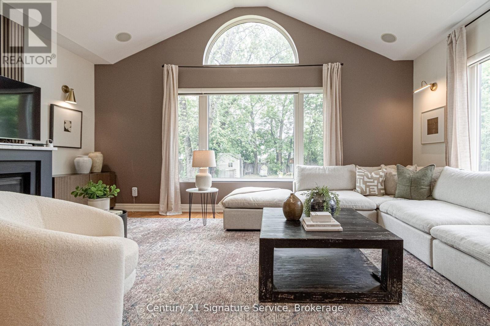 24 Joymar Drive, Mississauga, Ontario  L5M 1E9 - Photo 9 - W12488168