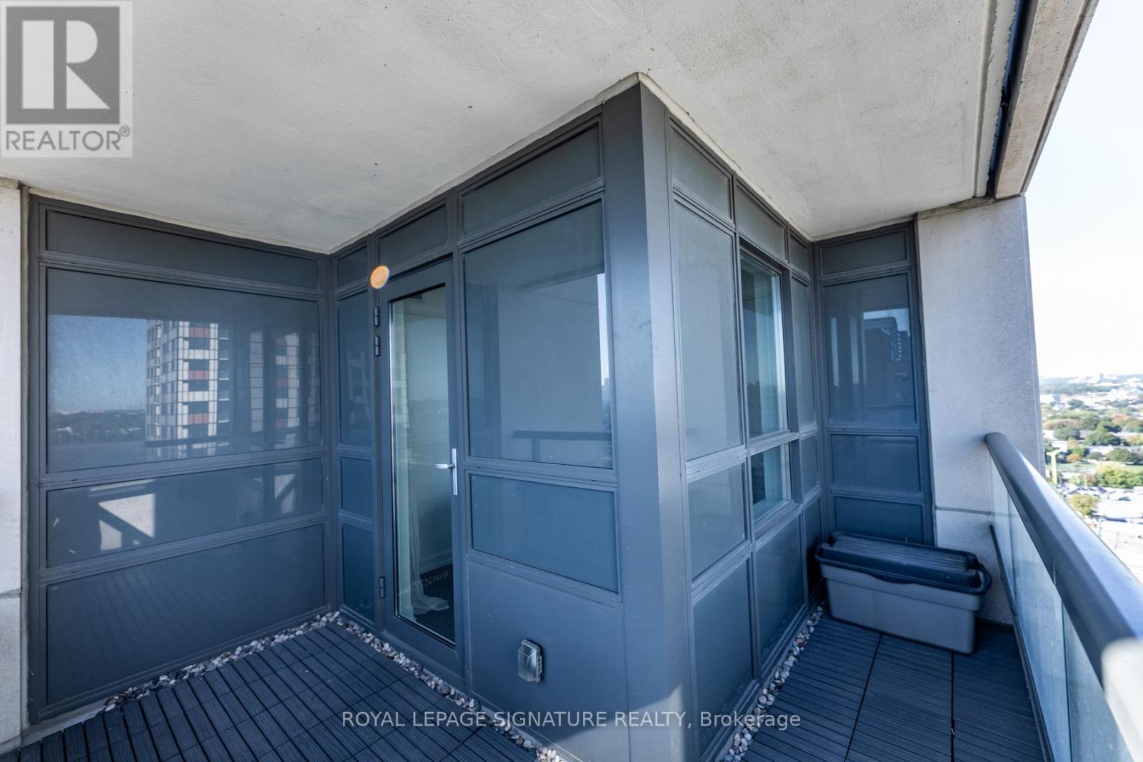 2201 - 1410 Dupont Street, Toronto, Ontario  M6H 0B6 - Photo 37 - W12488170