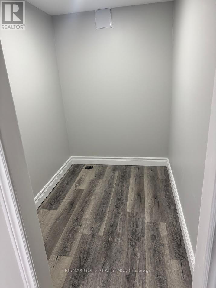 7 Gervais Drive, Brampton, Ontario  L6Y 2V3 - Photo 12 - W12488172