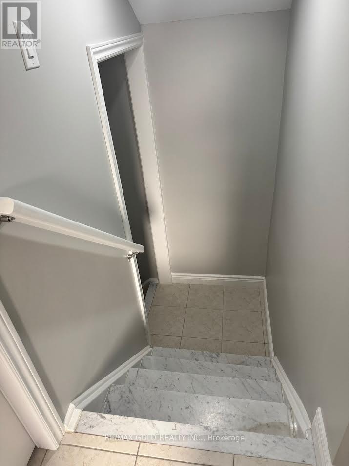 7 Gervais Drive, Brampton, Ontario  L6Y 2V3 - Photo 14 - W12488172