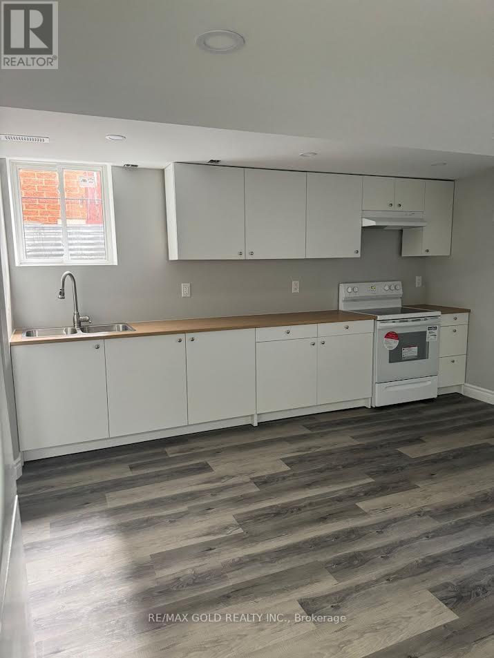 7 Gervais Drive, Brampton, Ontario  L6Y 2V3 - Photo 9 - W12488172