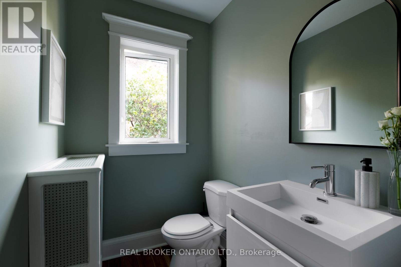 156 Galley Avenue, Toronto, Ontario  M6R 1H1 - Photo 11 - W12488176