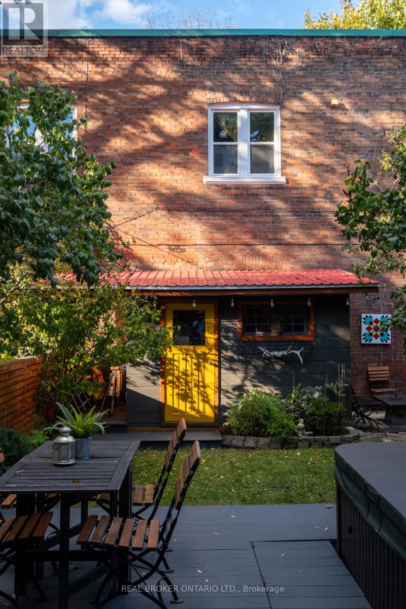 156 Galley Avenue, Toronto, Ontario  M6R 1H1 - Photo 17 - W12488176