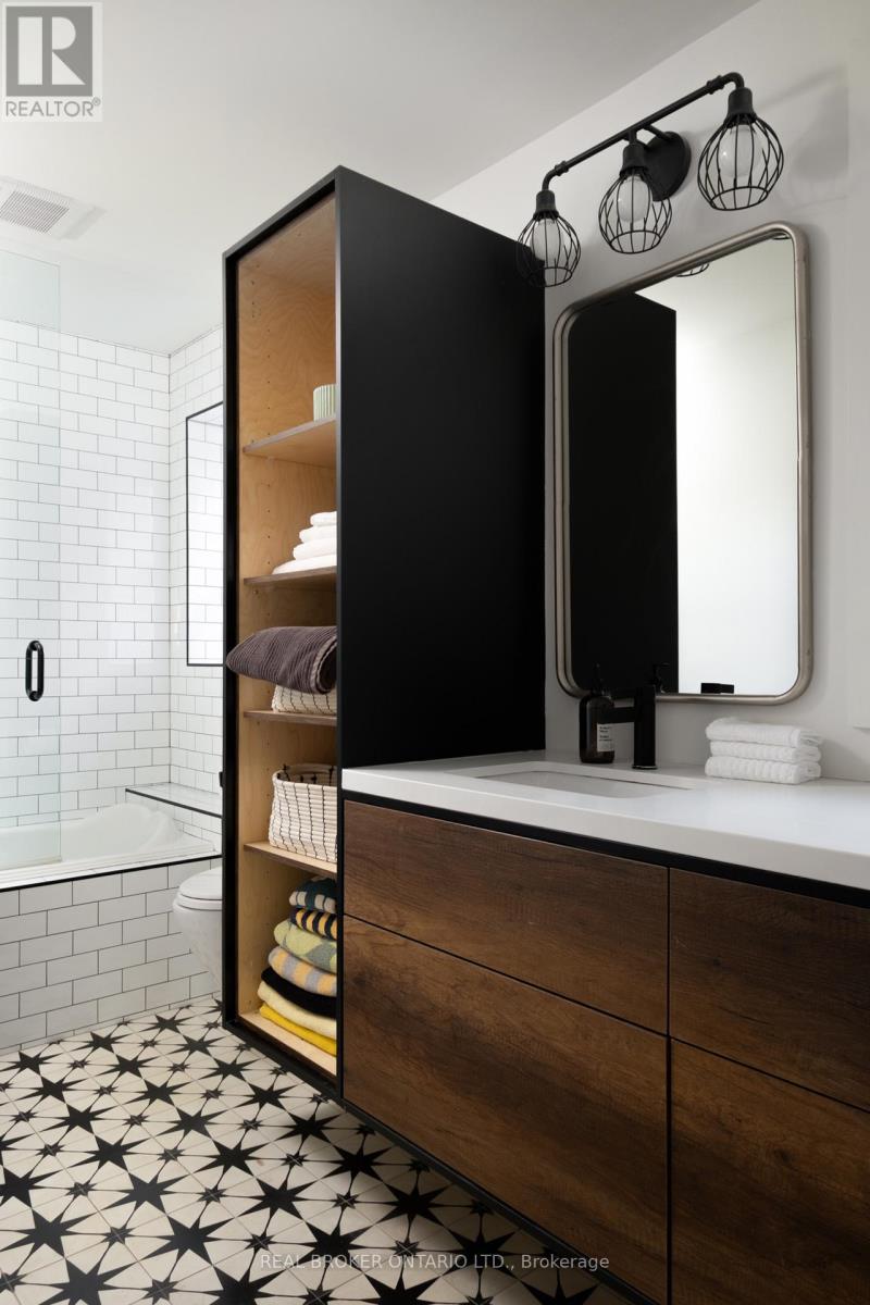 156 Galley Avenue, Toronto, Ontario  M6R 1H1 - Photo 26 - W12488176