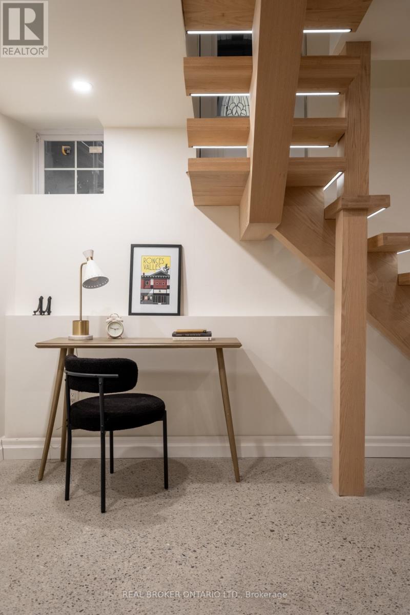 156 Galley Avenue, Toronto, Ontario  M6R 1H1 - Photo 37 - W12488176