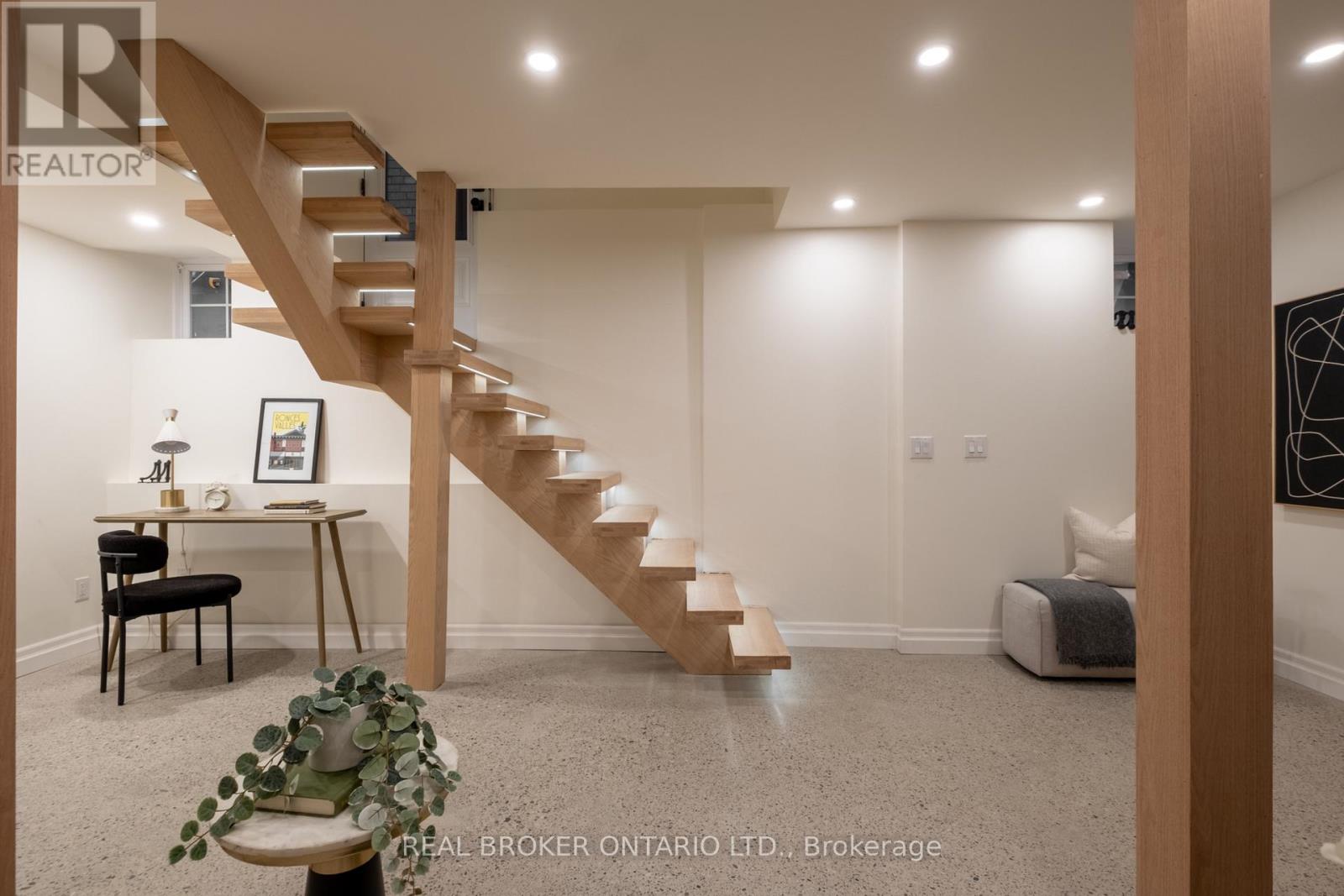 156 Galley Avenue, Toronto, Ontario  M6R 1H1 - Photo 38 - W12488176