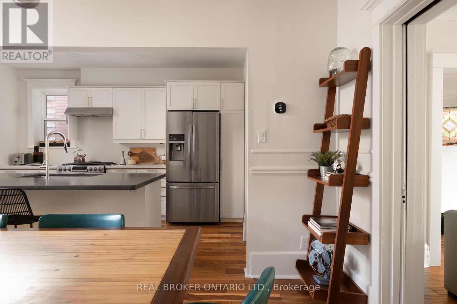 156 Galley Avenue, Toronto, Ontario  M6R 1H1 - Photo 9 - W12488176