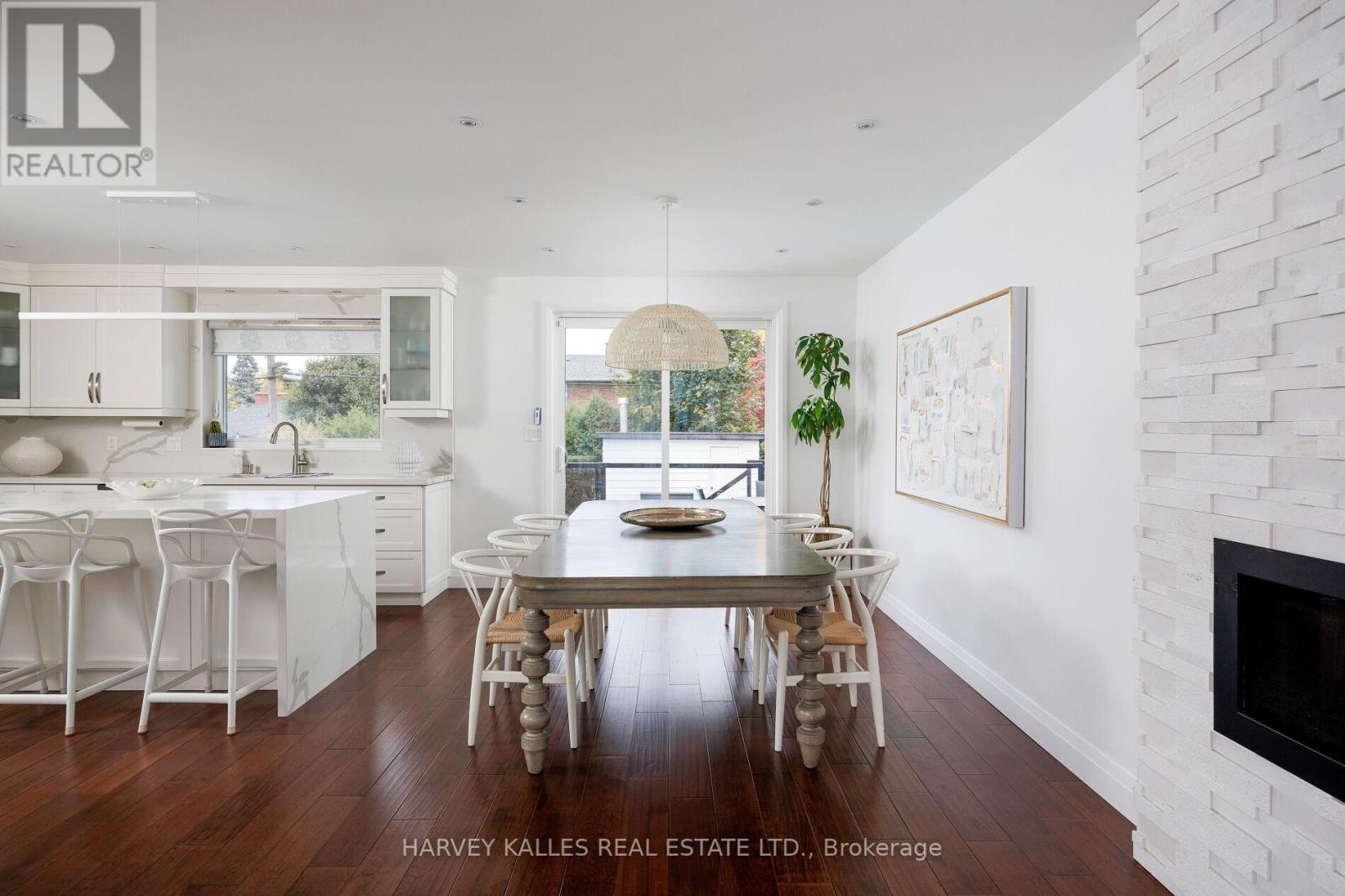 73 Summitcrest Drive, Toronto, Ontario  M9P 1H7 - Photo 10 - W12488226