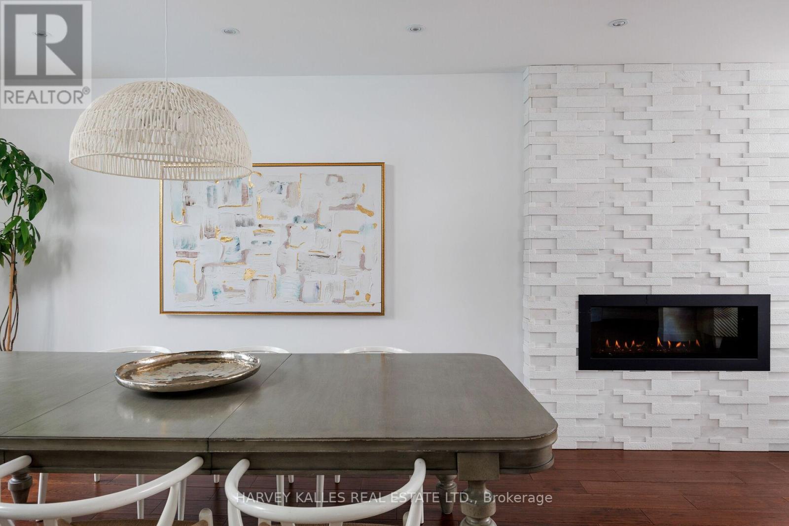 73 Summitcrest Drive, Toronto, Ontario  M9P 1H7 - Photo 11 - W12488226