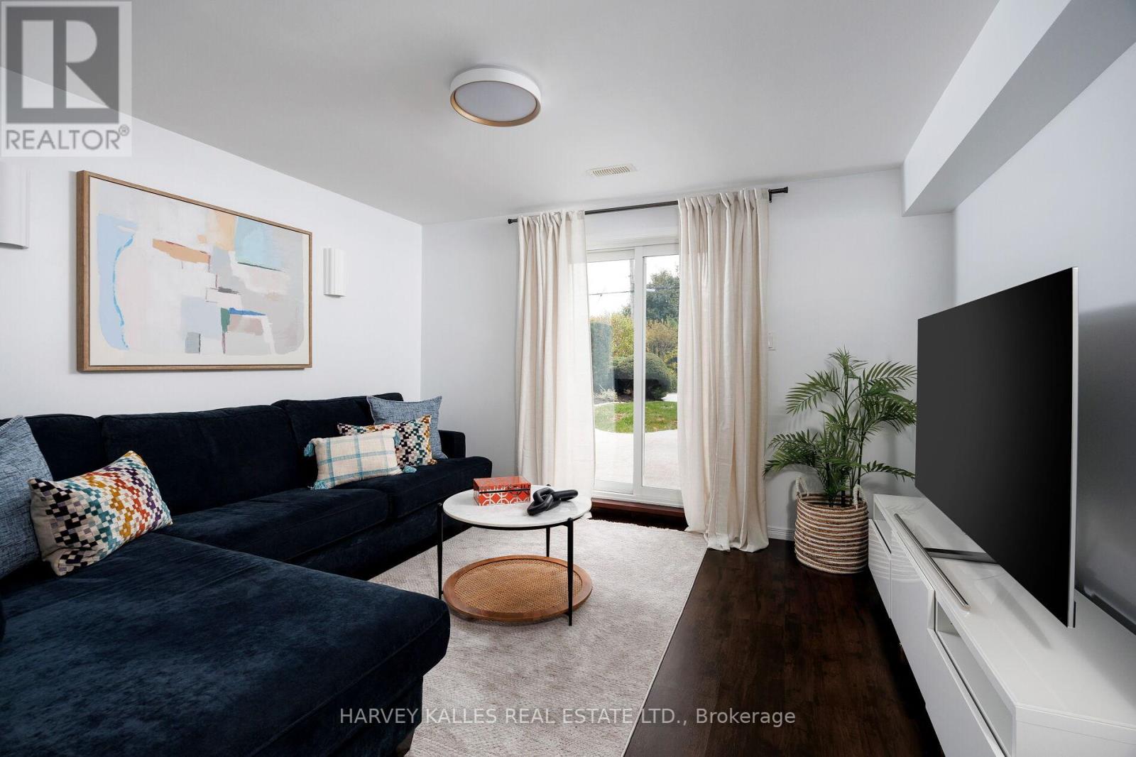 73 Summitcrest Drive, Toronto, Ontario  M9P 1H7 - Photo 23 - W12488226