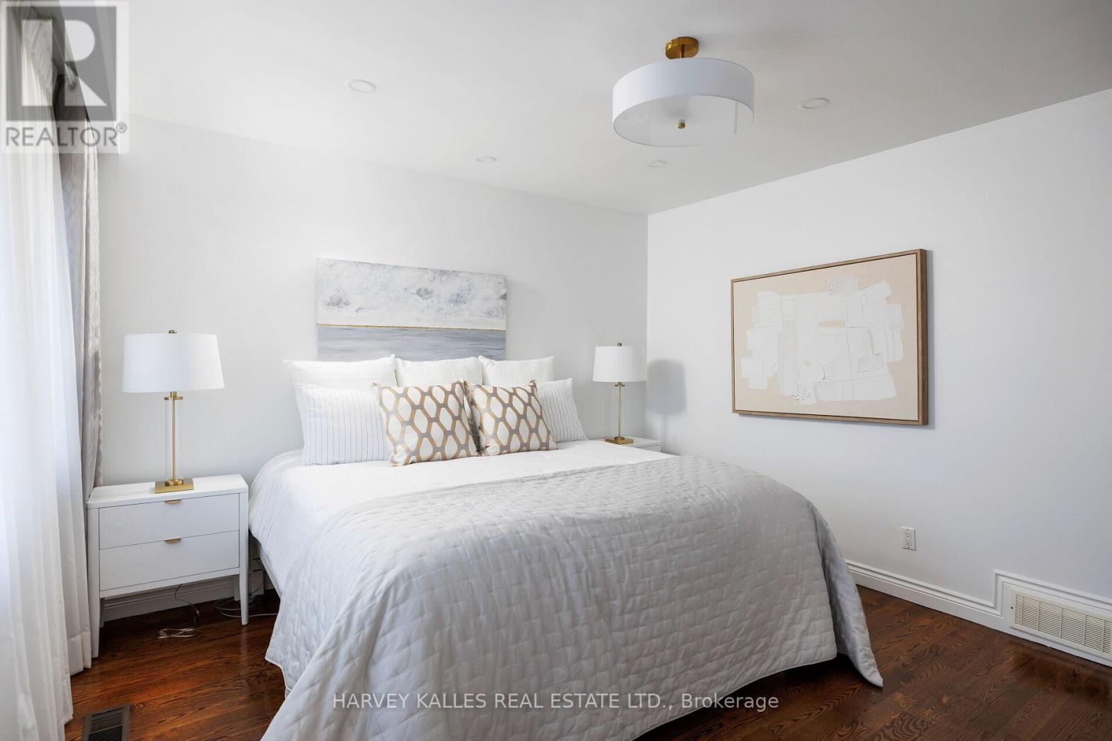 73 Summitcrest Drive, Toronto, Ontario  M9P 1H7 - Photo 27 - W12488226