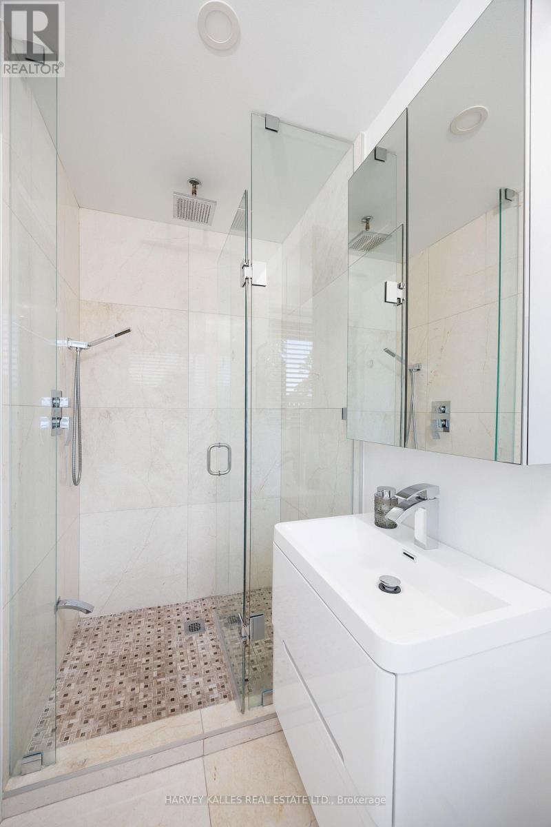 73 Summitcrest Drive, Toronto, Ontario  M9P 1H7 - Photo 28 - W12488226