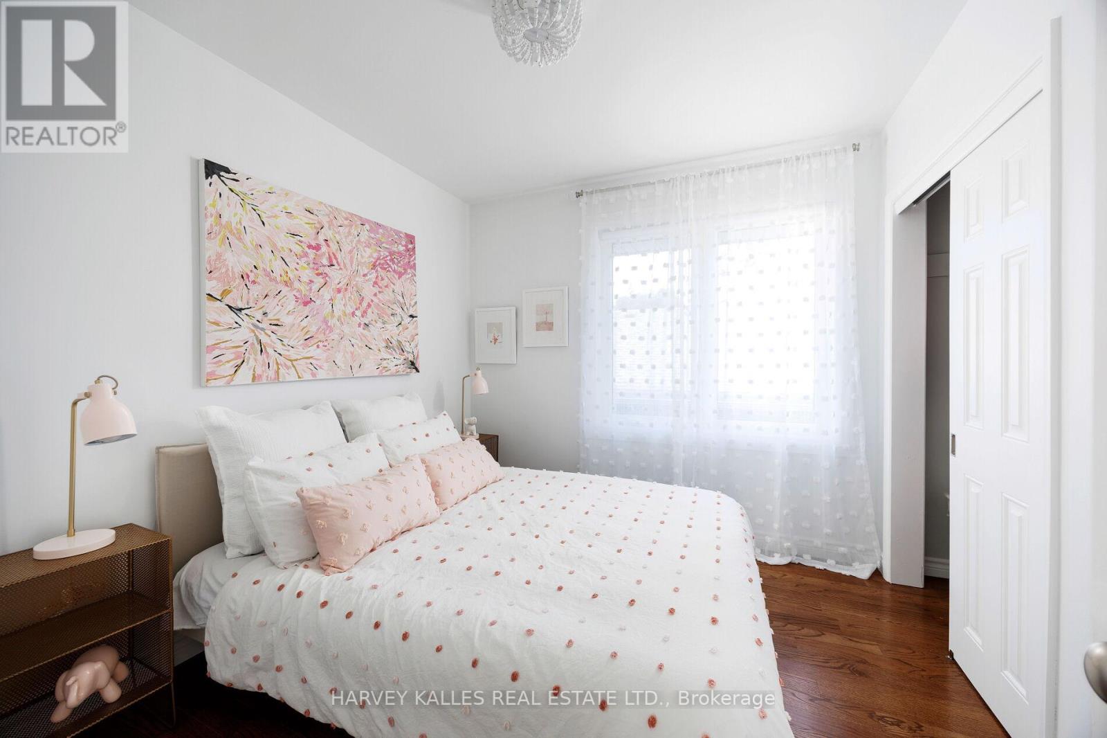 73 Summitcrest Drive, Toronto, Ontario  M9P 1H7 - Photo 30 - W12488226