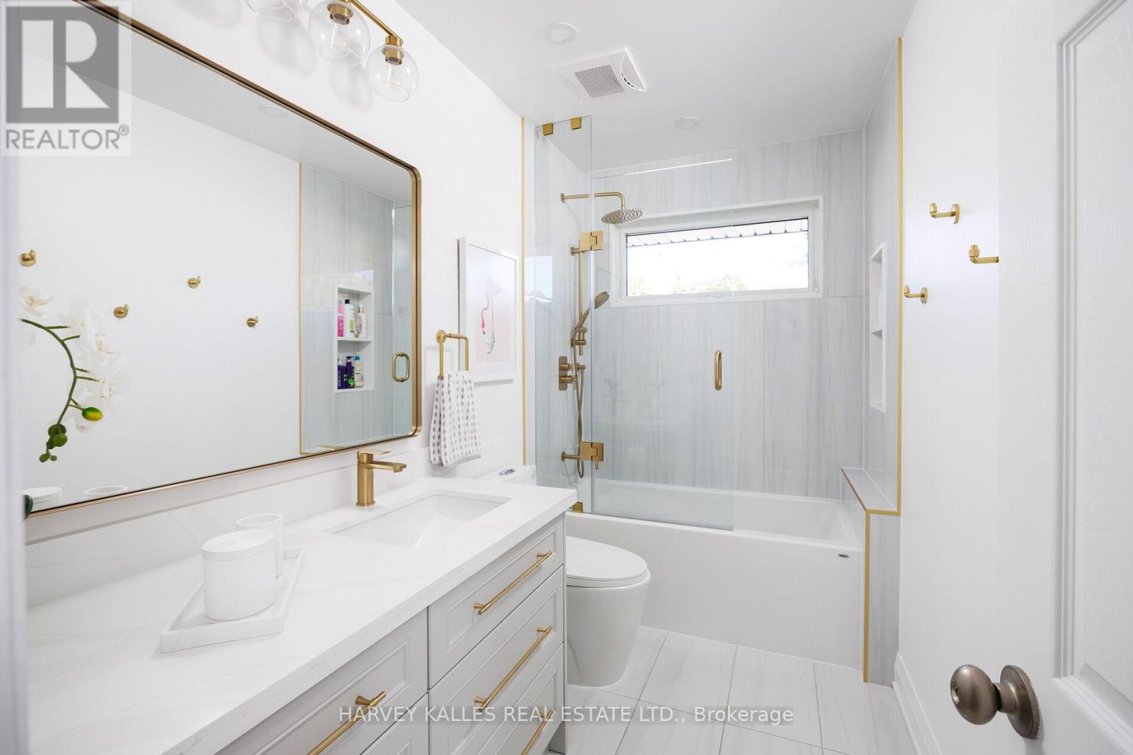 73 Summitcrest Drive, Toronto, Ontario  M9P 1H7 - Photo 31 - W12488226