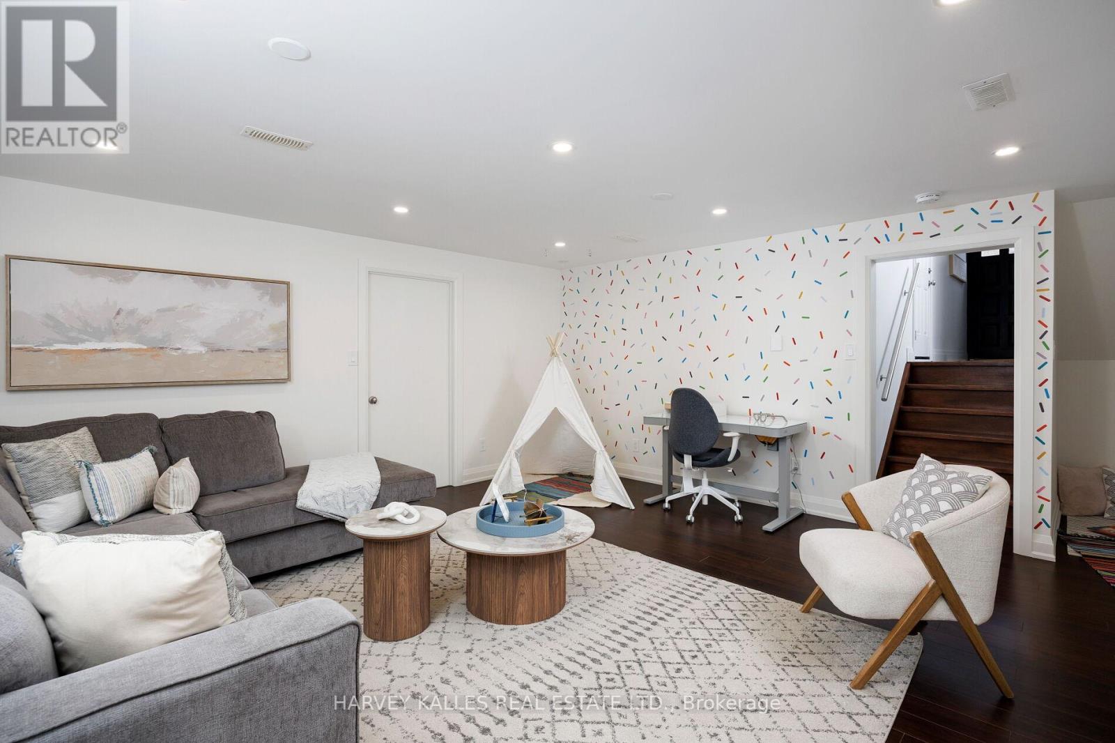 73 Summitcrest Drive, Toronto, Ontario  M9P 1H7 - Photo 32 - W12488226