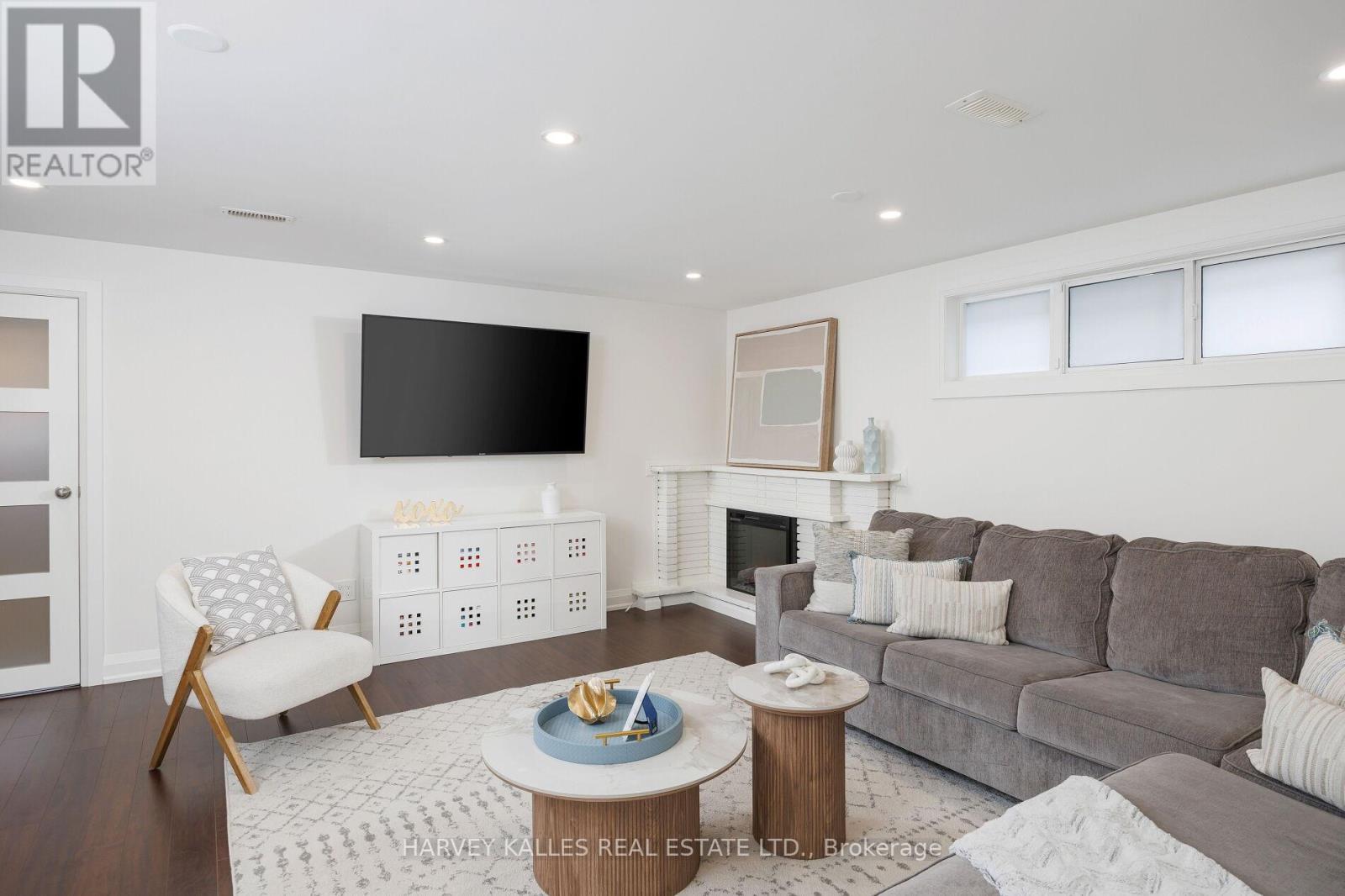 73 Summitcrest Drive, Toronto, Ontario  M9P 1H7 - Photo 34 - W12488226