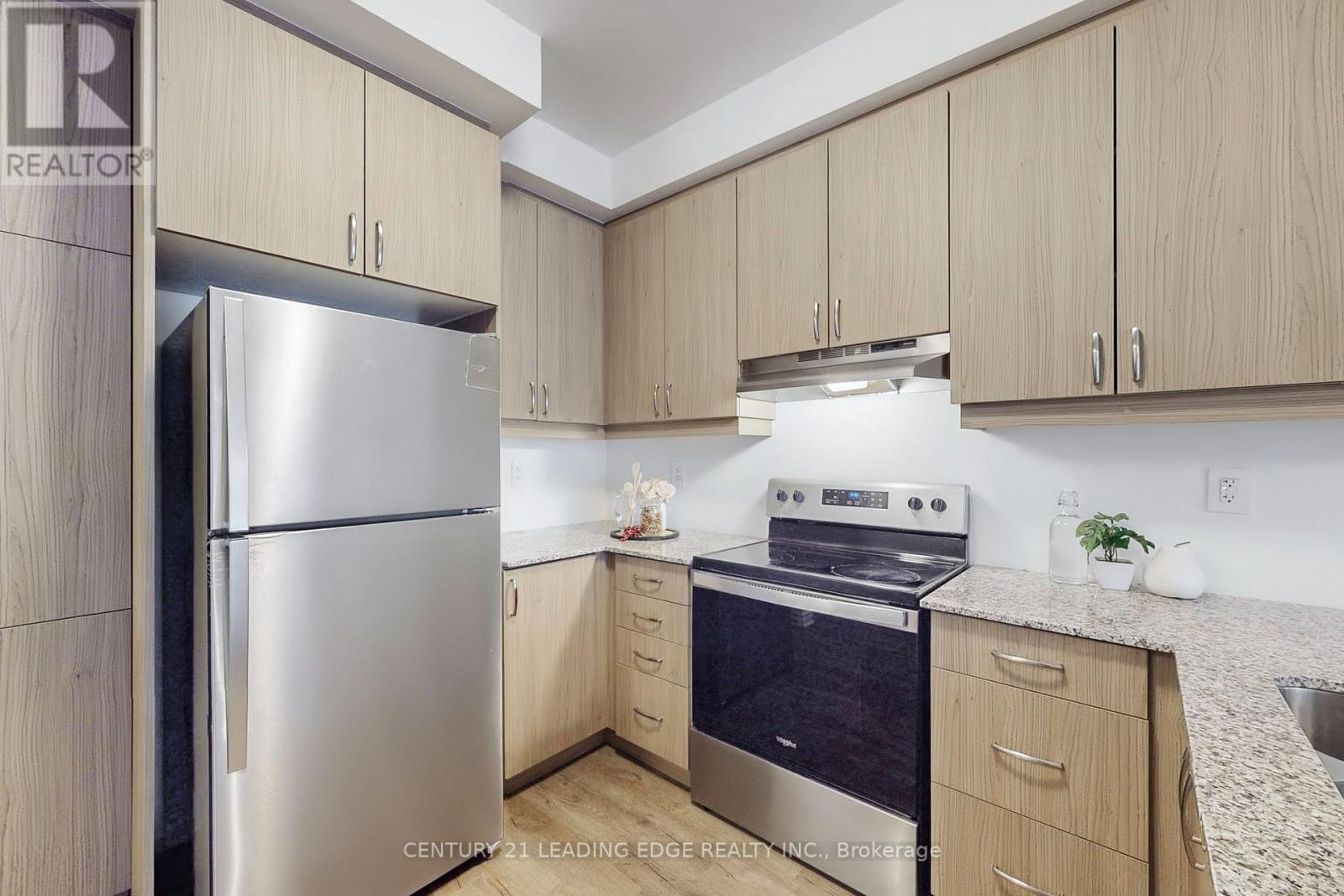 161 Keppel Circle, Brampton, Ontario  L7A 5K5 - Photo 6 - W12488236