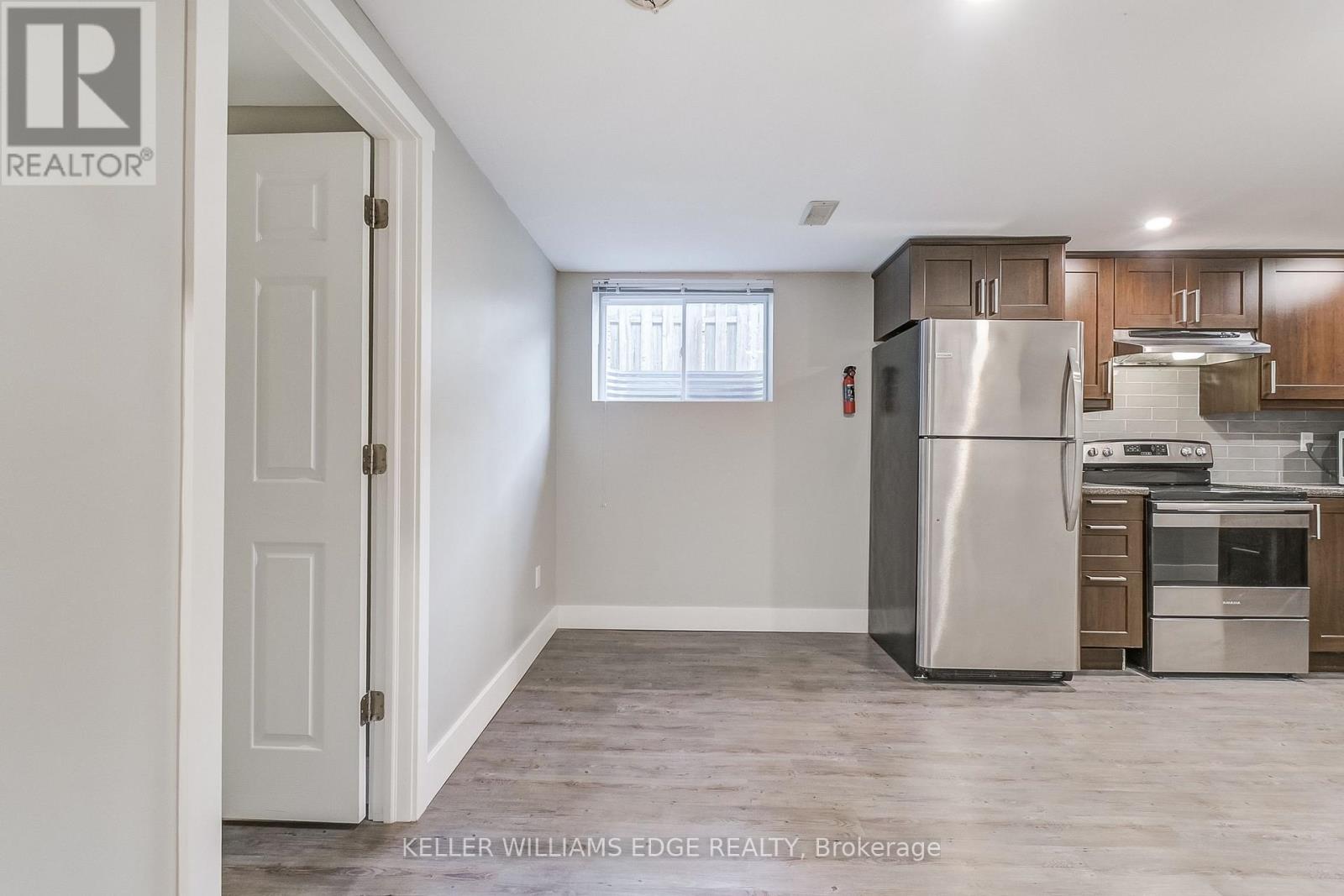 2 - 672 Castleguard Crescent, Burlington, Ontario  L7N 2W6 - Photo 12 - W12488246