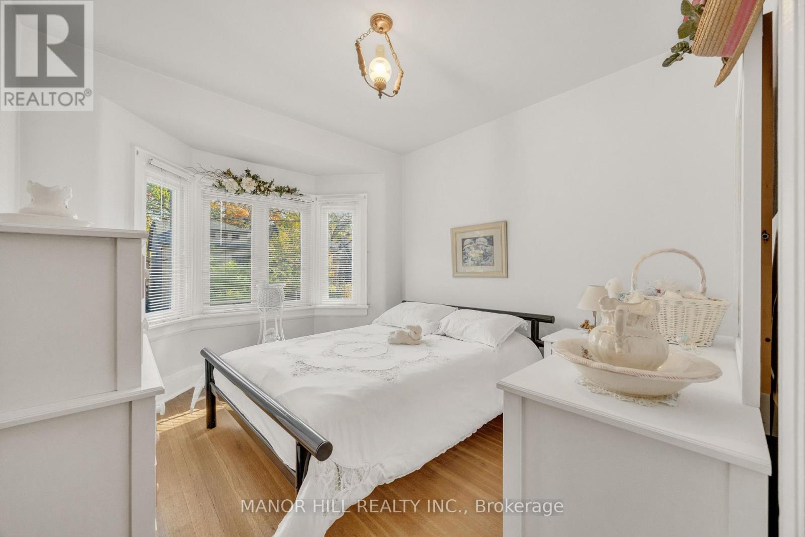 16 Evans Avenue, Toronto, Ontario  M6S 3V6 - Photo 23 - W12488256