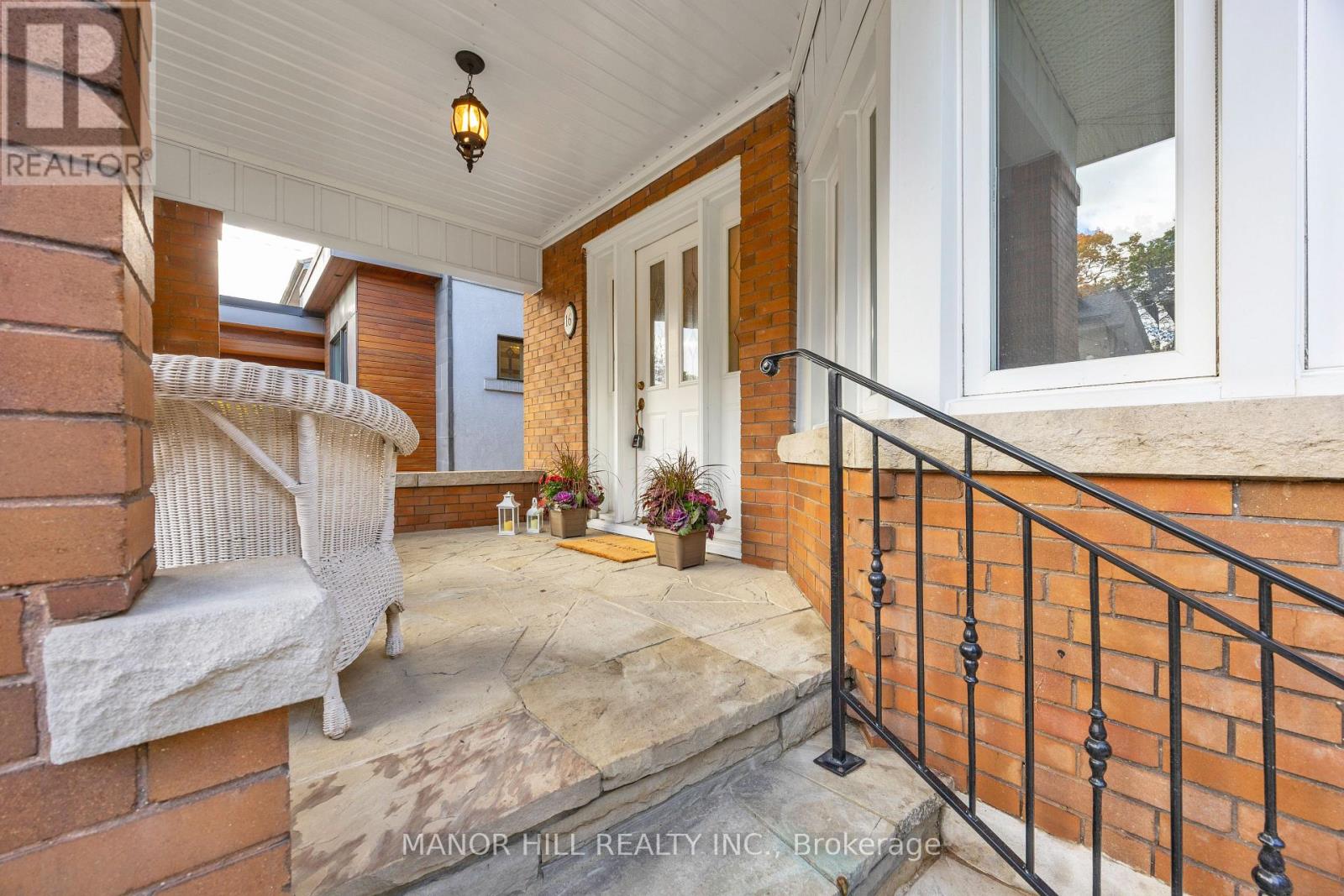 16 Evans Avenue, Toronto, Ontario  M6S 3V6 - Photo 5 - W12488256