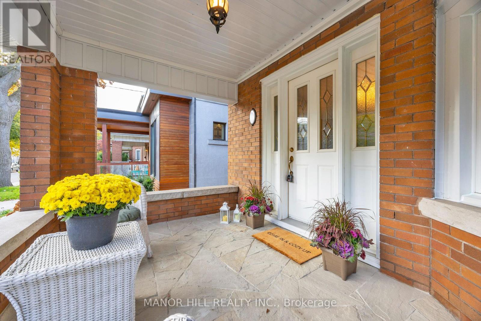 16 Evans Avenue, Toronto, Ontario  M6S 3V6 - Photo 6 - W12488256