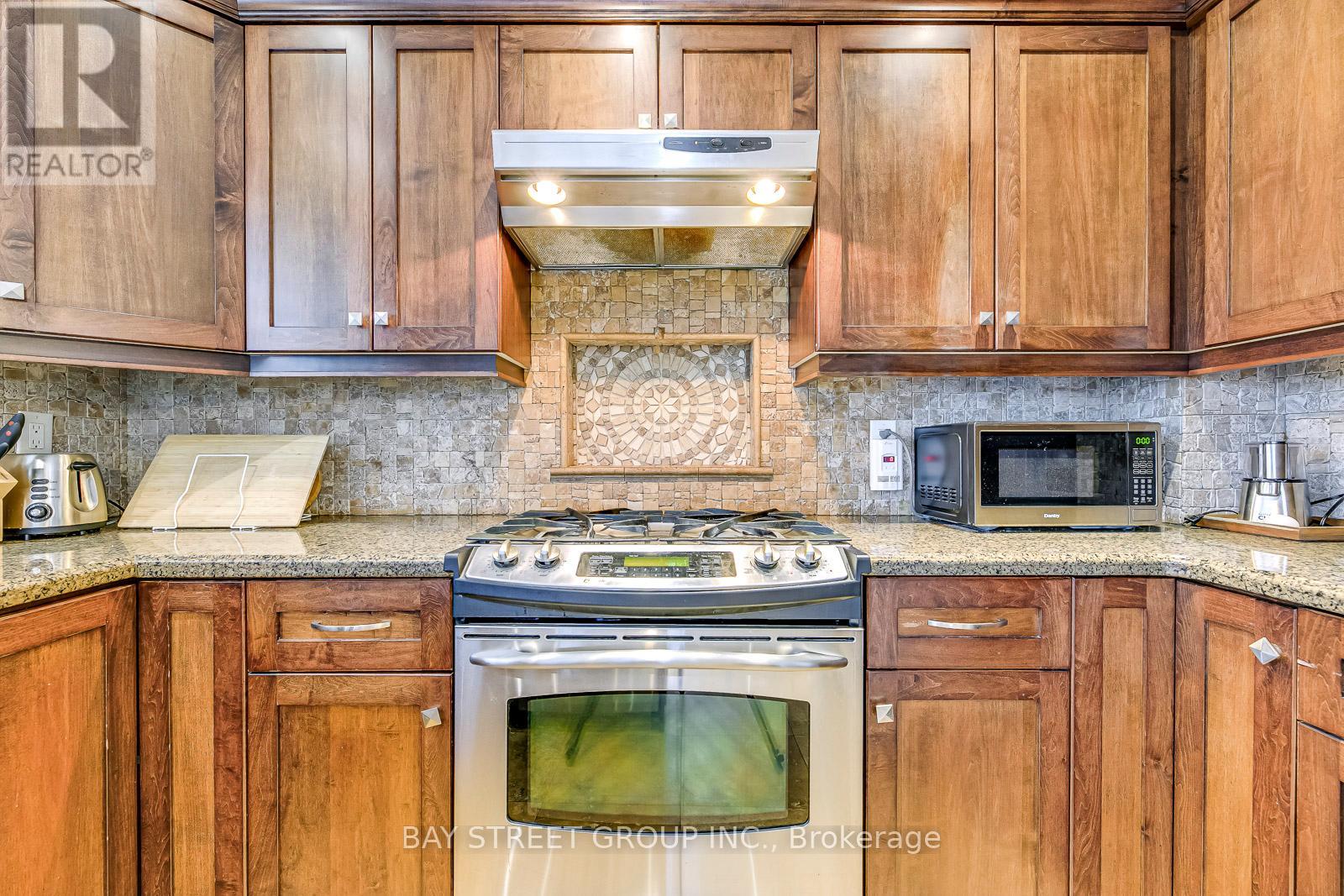 1118 Beechnut Road, Oakville, Ontario  L6J 7P1 - Photo 15 - W12488258