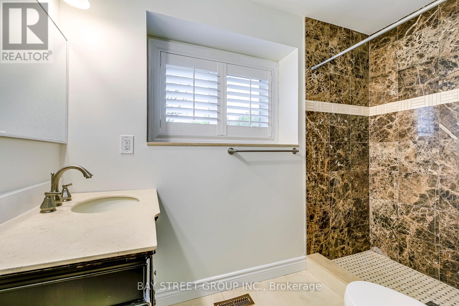 1118 Beechnut Road, Oakville, Ontario  L6J 7P1 - Photo 24 - W12488258