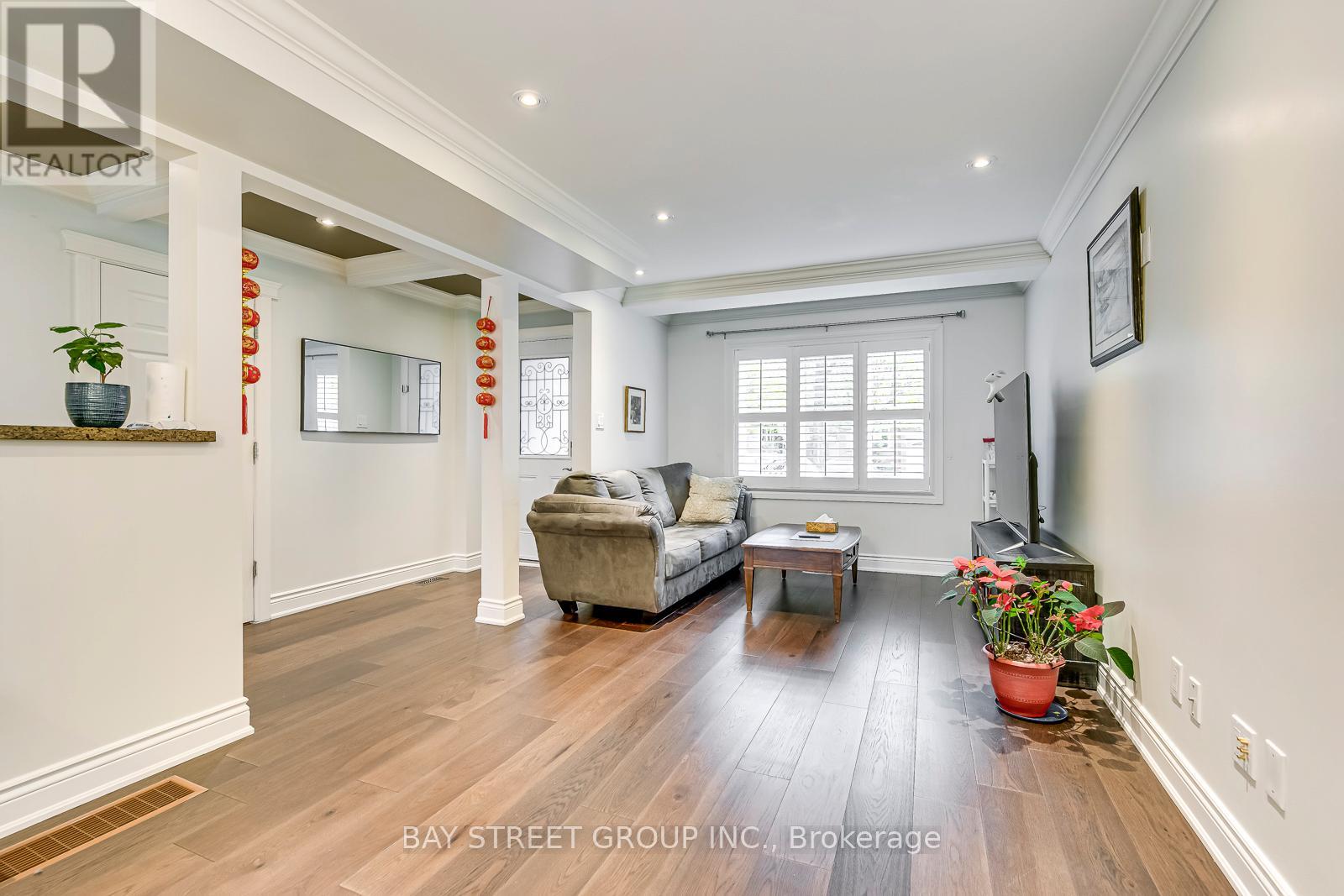 1118 Beechnut Road, Oakville, Ontario  L6J 7P1 - Photo 5 - W12488258