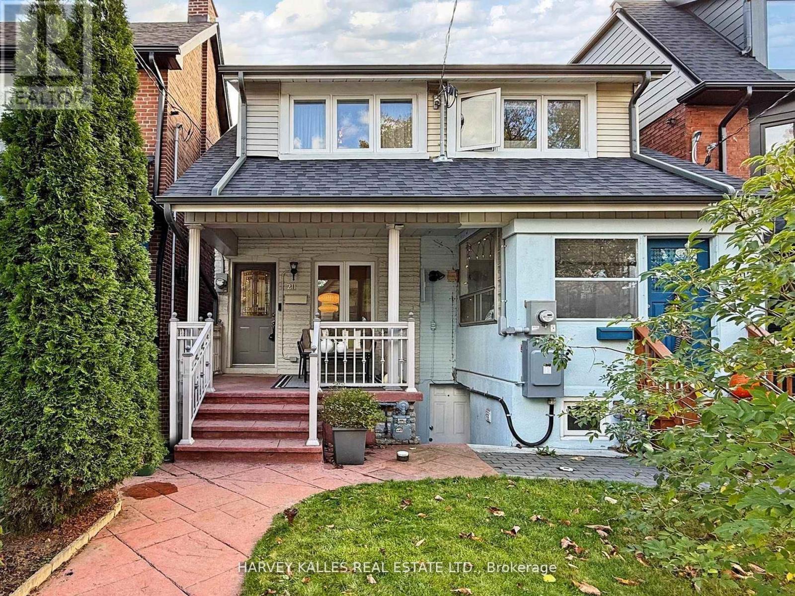 211 ROSEMOUNT AVENUE, Toronto, Ontario