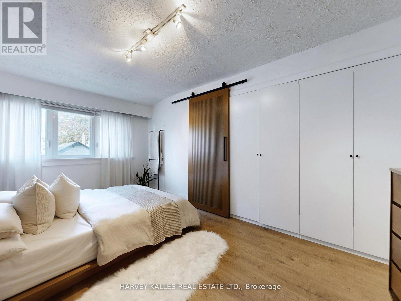 211 Rosemount Avenue, Toronto, Ontario  M6H 2N2 - Photo 16 - W12488264