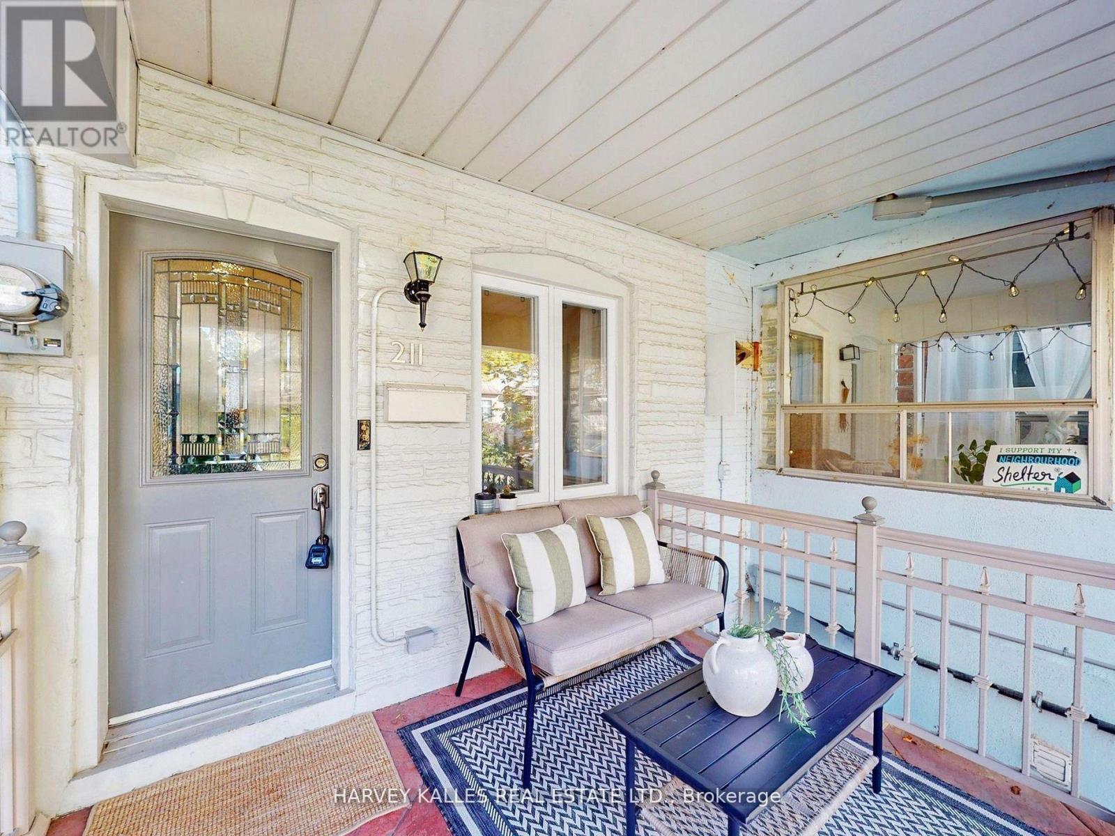 211 Rosemount Avenue, Toronto, Ontario  M6H 2N2 - Photo 2 - W12488264