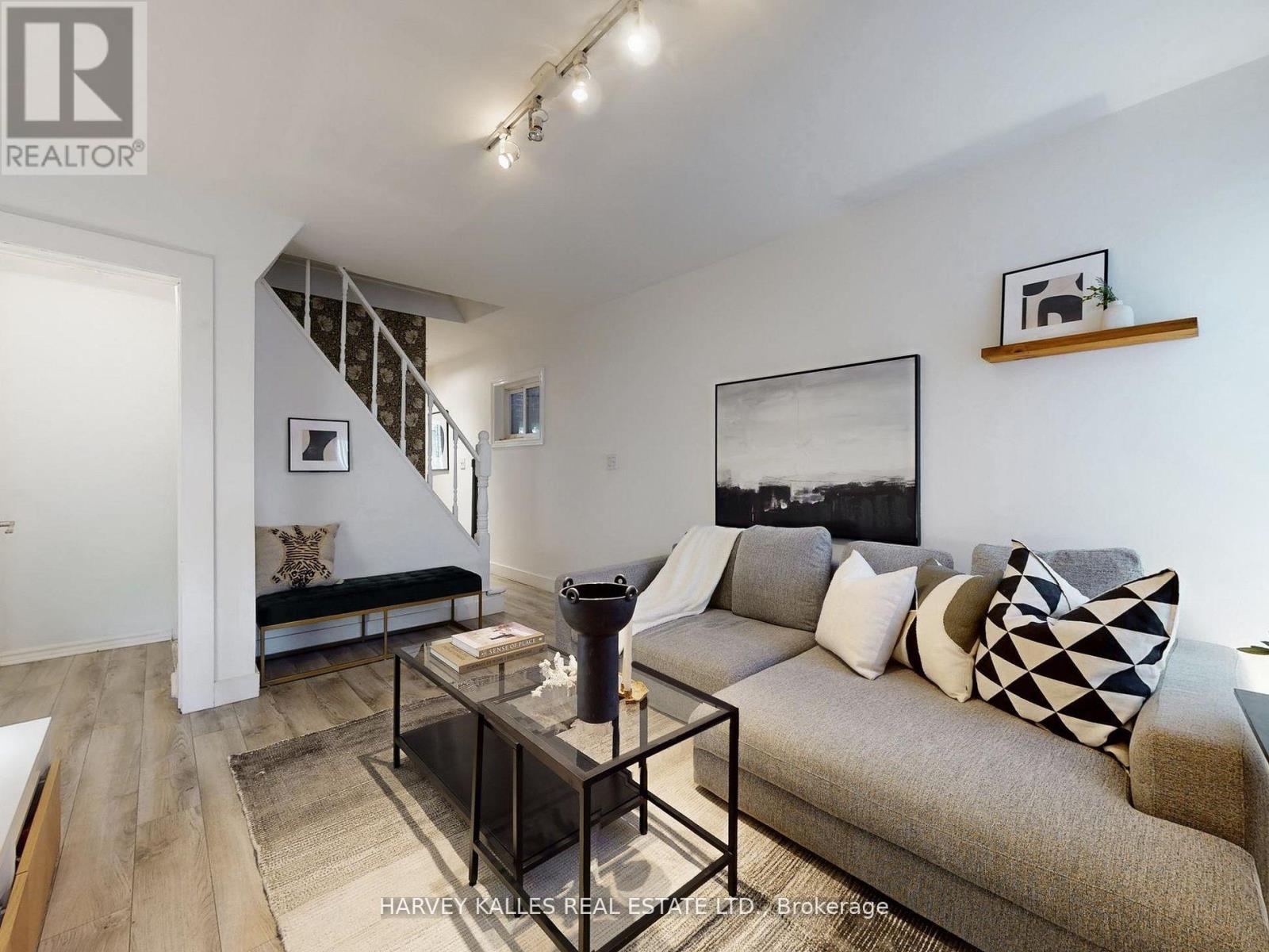 211 Rosemount Avenue, Toronto, Ontario  M6H 2N2 - Photo 3 - W12488264