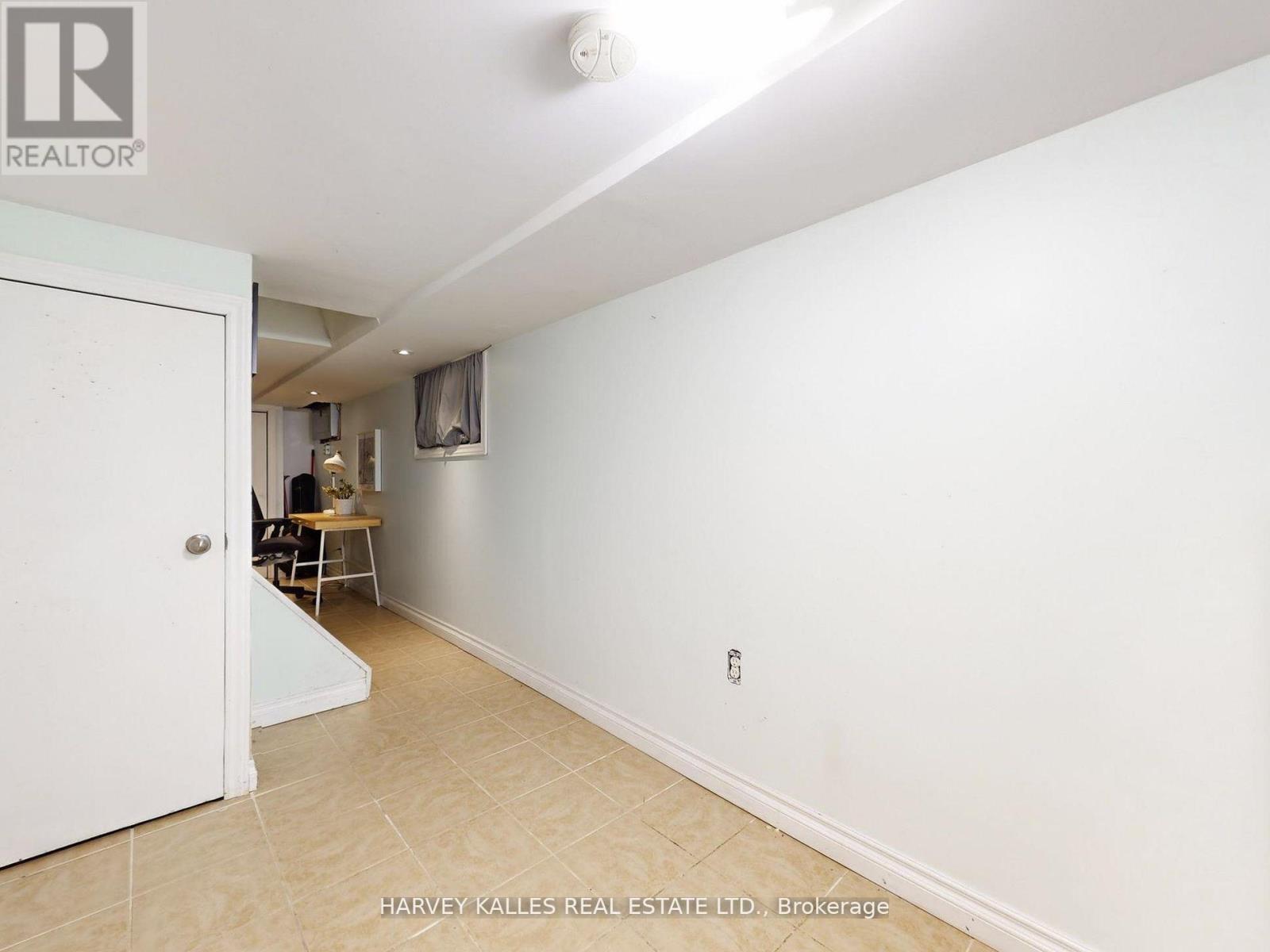 211 Rosemount Avenue, Toronto, Ontario  M6H 2N2 - Photo 33 - W12488264