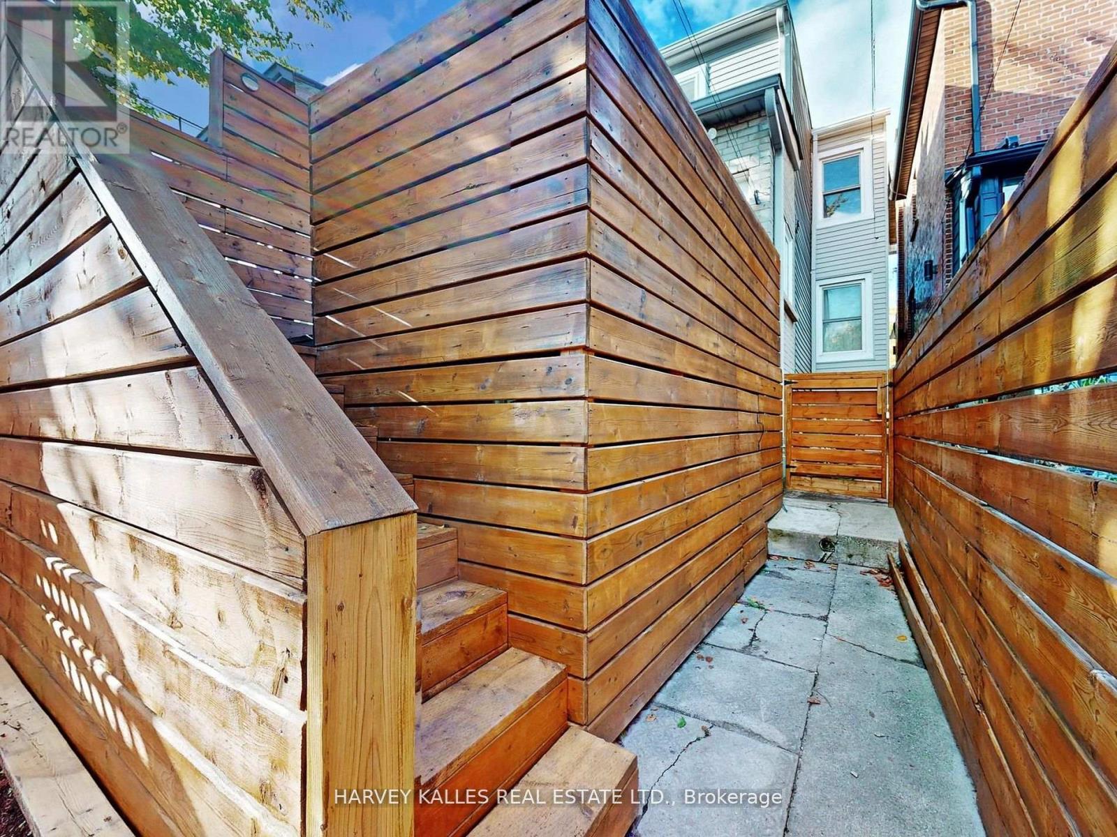 211 Rosemount Avenue, Toronto, Ontario  M6H 2N2 - Photo 38 - W12488264