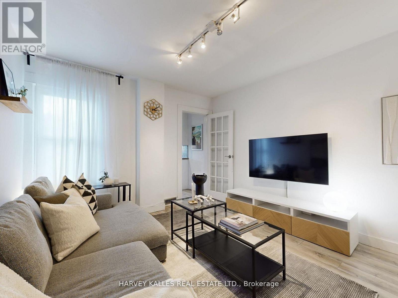 211 Rosemount Avenue, Toronto, Ontario  M6H 2N2 - Photo 5 - W12488264