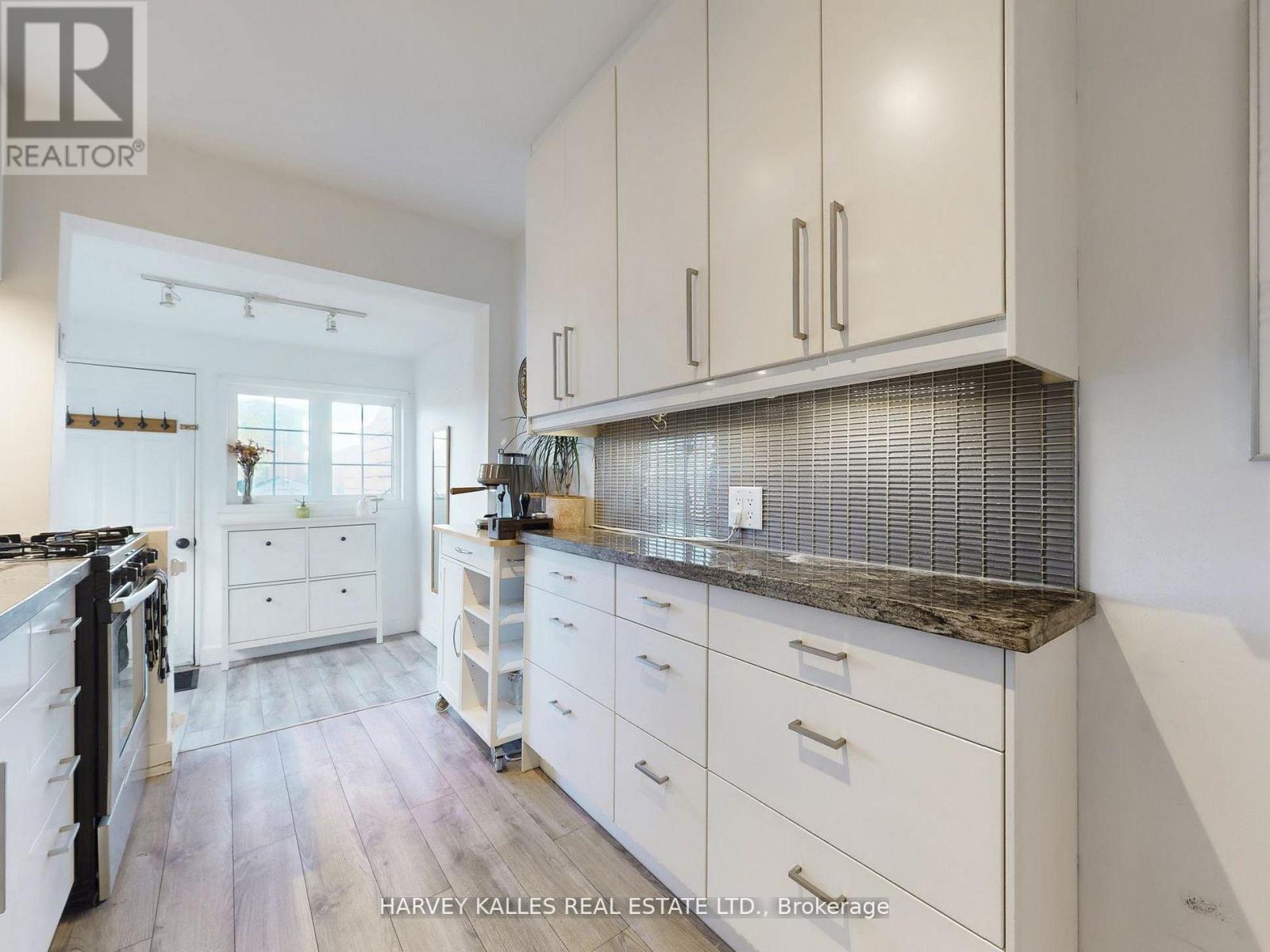 211 Rosemount Avenue, Toronto, Ontario  M6H 2N2 - Photo 7 - W12488264