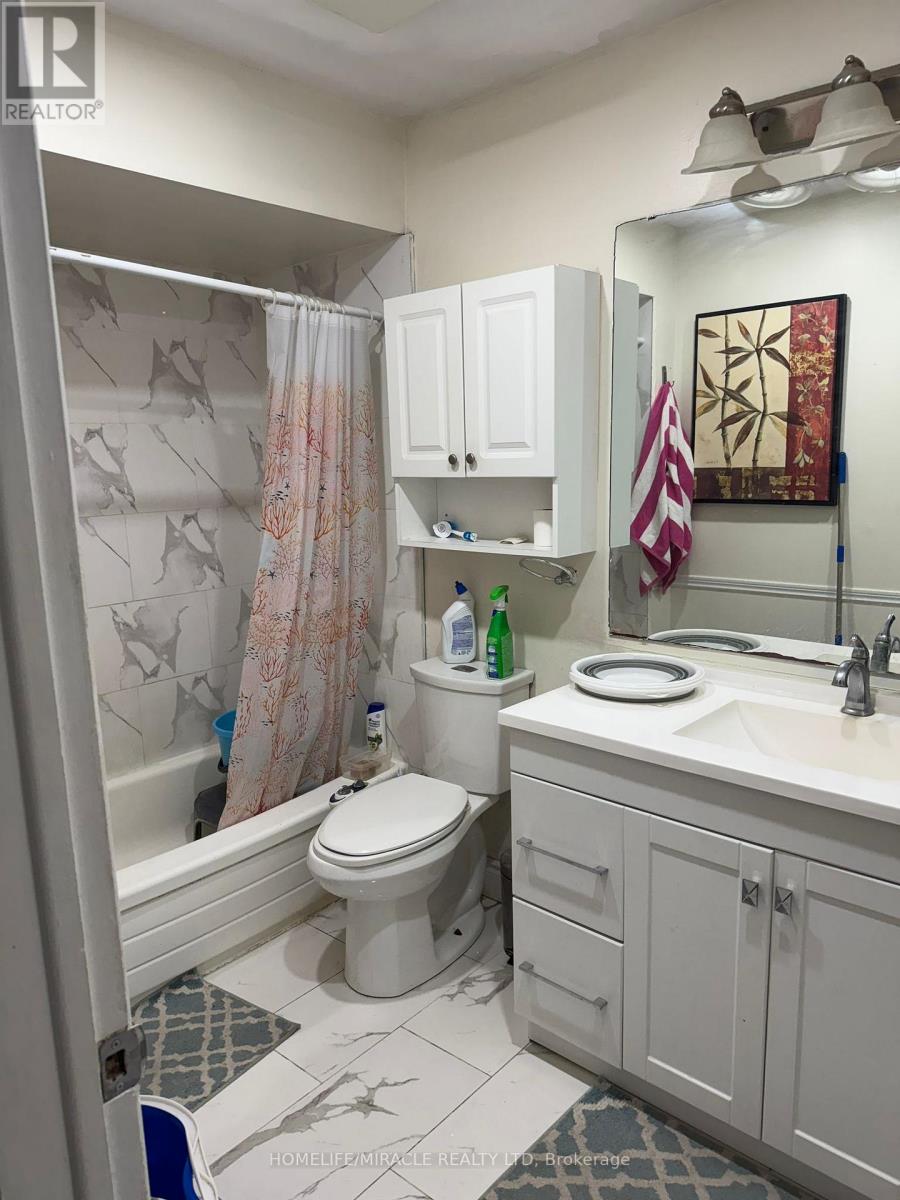 110 Burbank Crescent, Orangeville, Ontario  L9W 3E7 - Photo 5 - W12488302