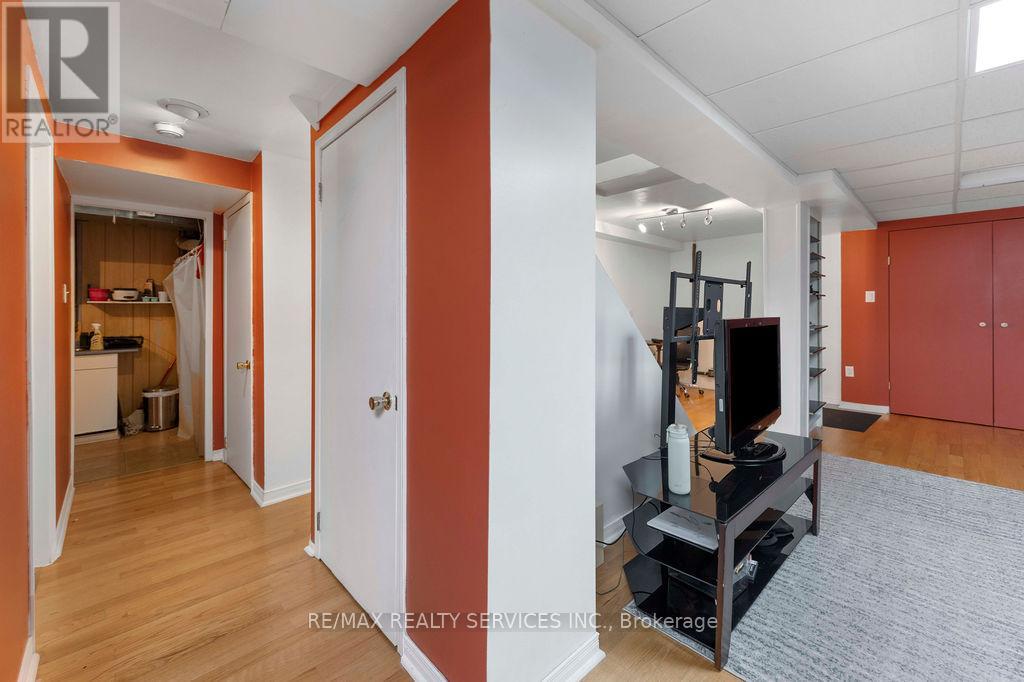 12 Nuttall Street, Brampton, Ontario  L6S 4W3 - Photo 37 - W12488344