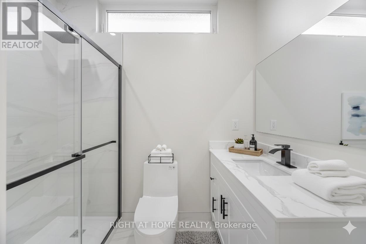 25 Templar Drive, Toronto, Ontario  M9R 3C6 - Photo 14 - W12488346