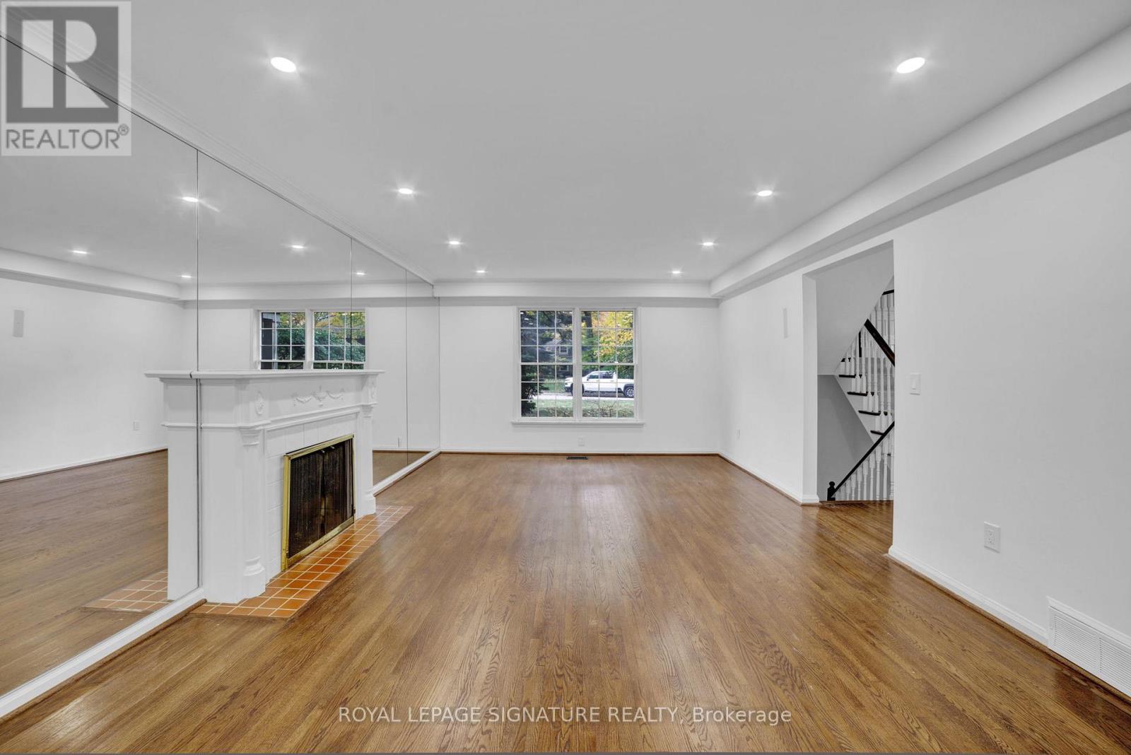 312 Dalewood Drive, Oakville, Ontario  L6J 4P5 - Photo 19 - W12488364