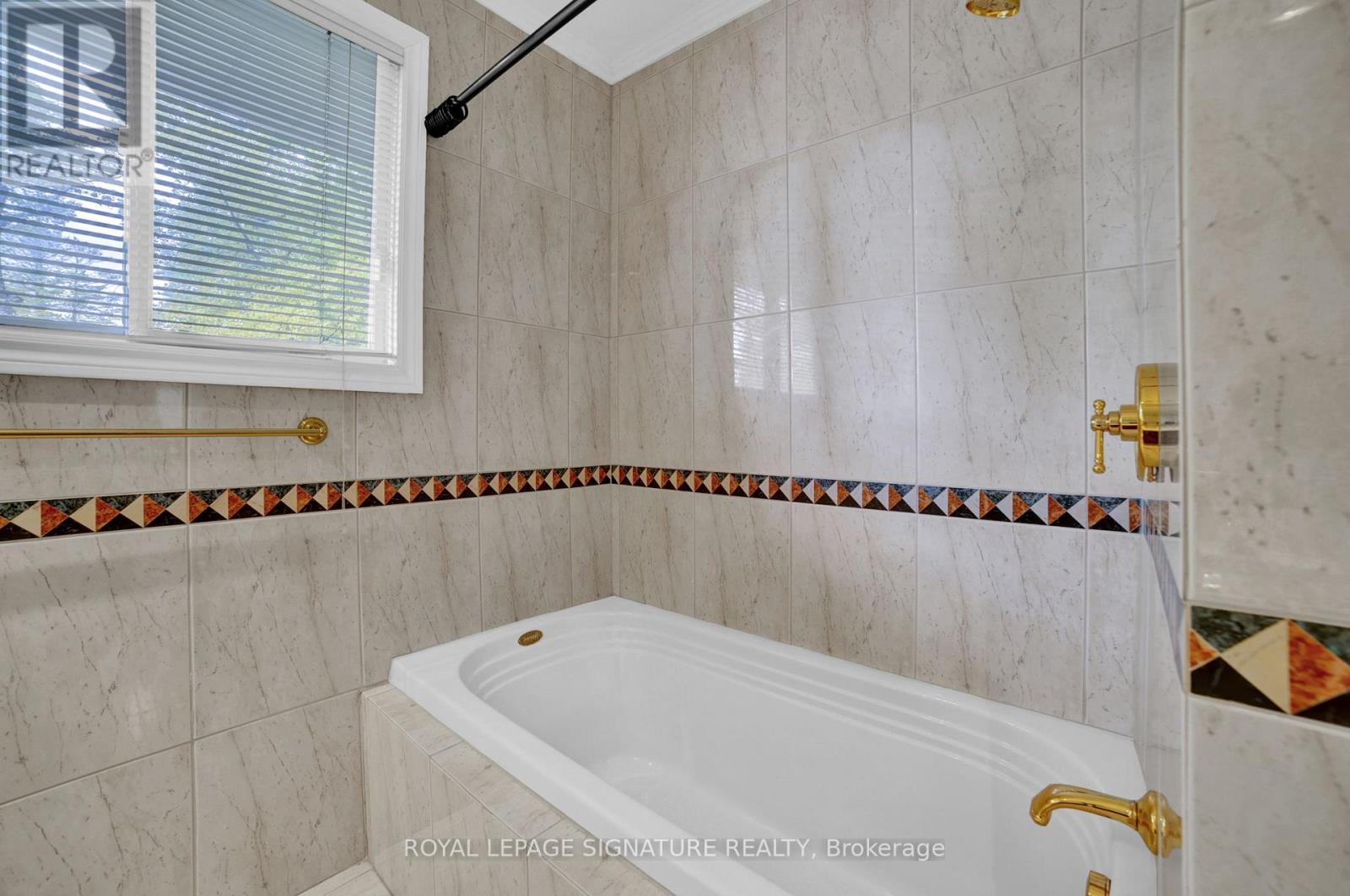 312 Dalewood Drive, Oakville, Ontario  L6J 4P5 - Photo 26 - W12488364