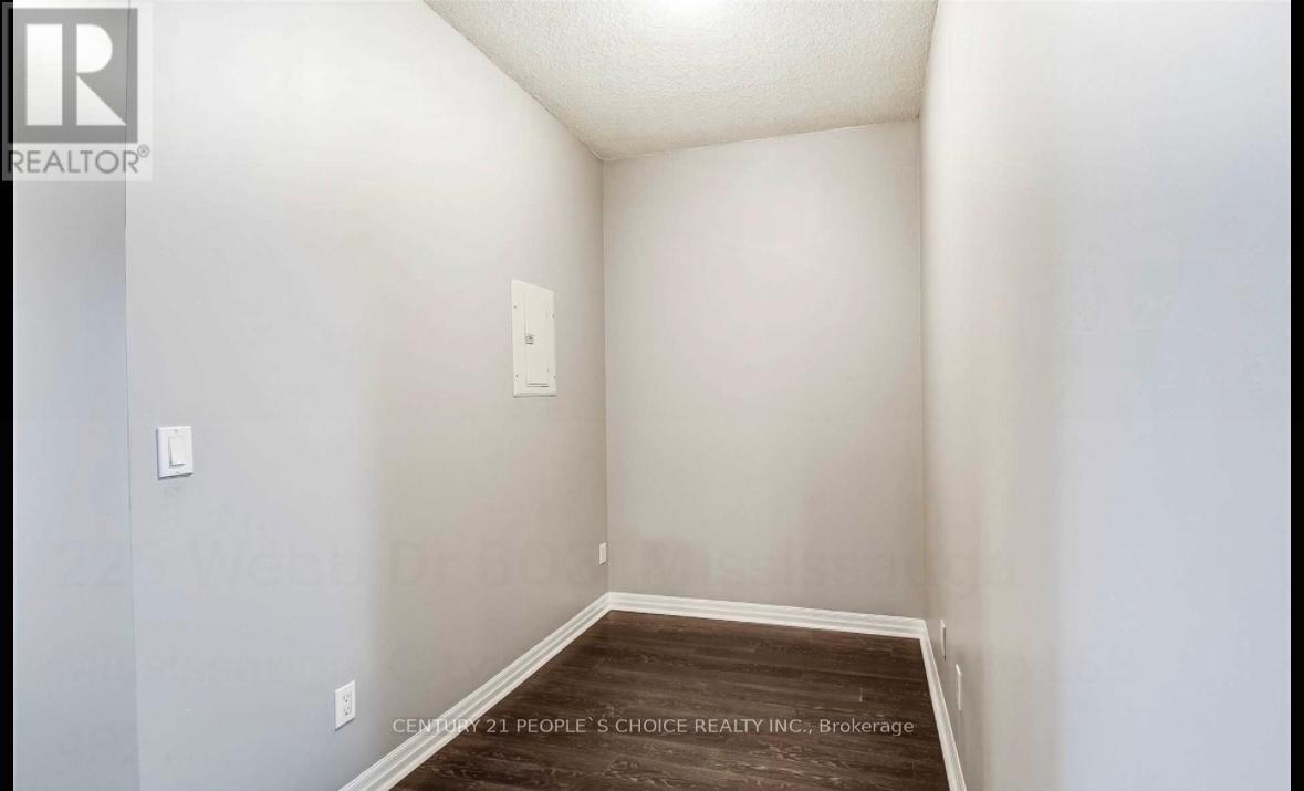 603 - 225 Webb Drive, Mississauga, Ontario  L5B 4P2 - Photo 8 - W12488388