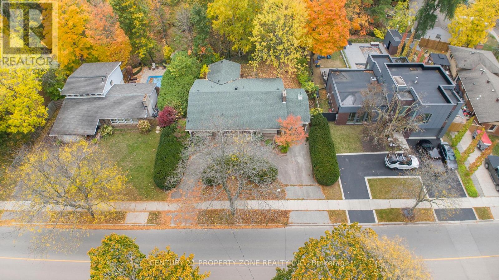 5014 Spruce Avenue, Burlington, Ontario  L7L 1M7 - Photo 12 - W12488416